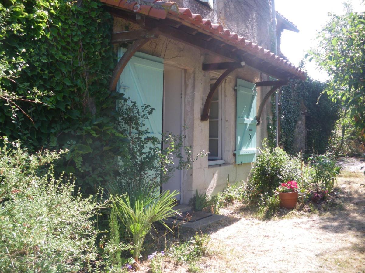 Bed and Breakfast La Metairie Du Pont Sainte-Hermine Exterior foto